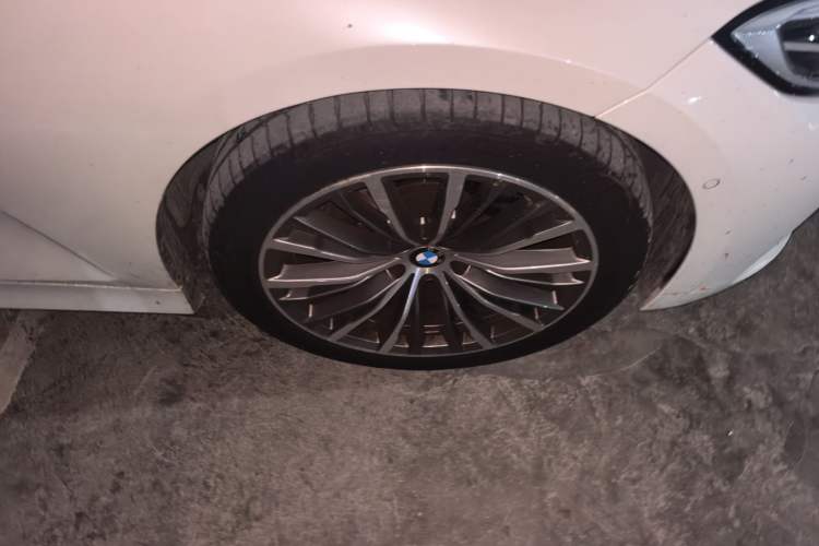 Used BMW 3 Series 2020 320i Sport Package Right Front Wheel Hub