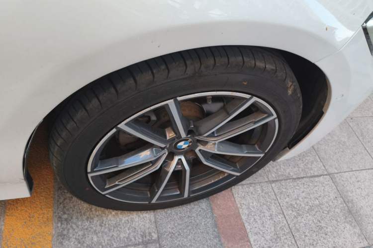 Used BMW 3 Series 2020 320Li M Sport Package Right Front Wheel Hub