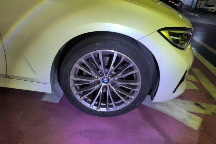 Used BMW 3 Series 2020 325Li First Edition Right Front Wheel Hub
