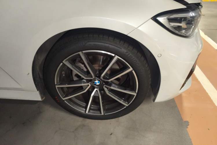 Used BMW 3 Series 2020 325i M Sport Package Right Front Wheel Hub