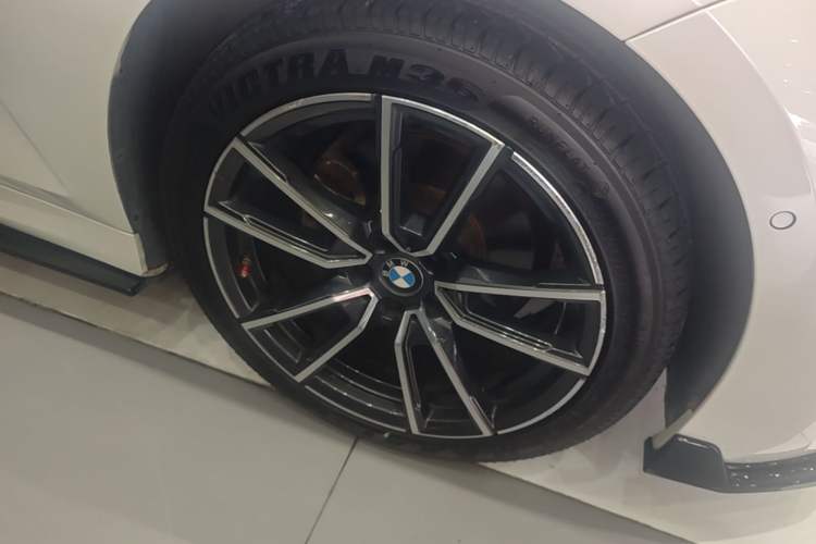 Used BMW 3 Series 2020 Restyled 325Li M Sport Package Right Front Wheel Hub