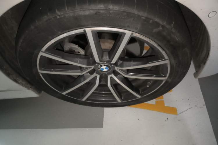 Used BMW 3 Series 2020 Restyled 325Li M Sport Package Right Front Wheel Hub
