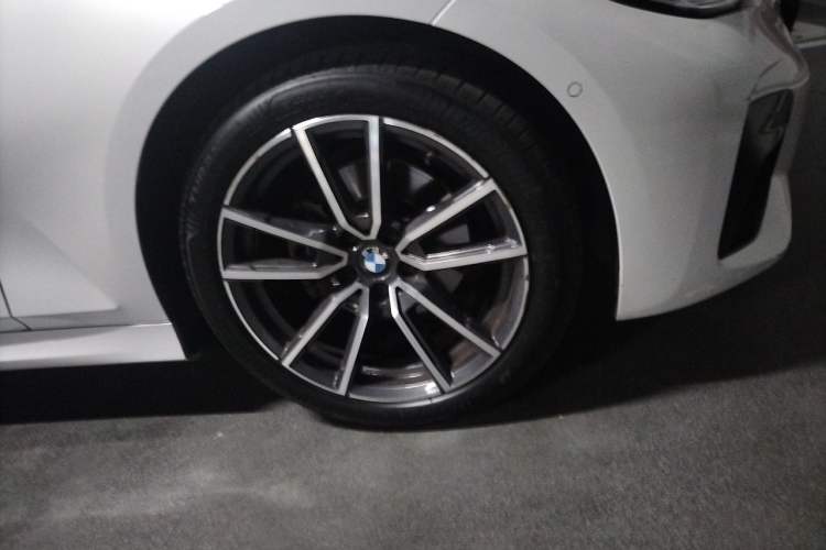 Used BMW 3 Series 2020 325Li M Sport Package Right Front Wheel Hub