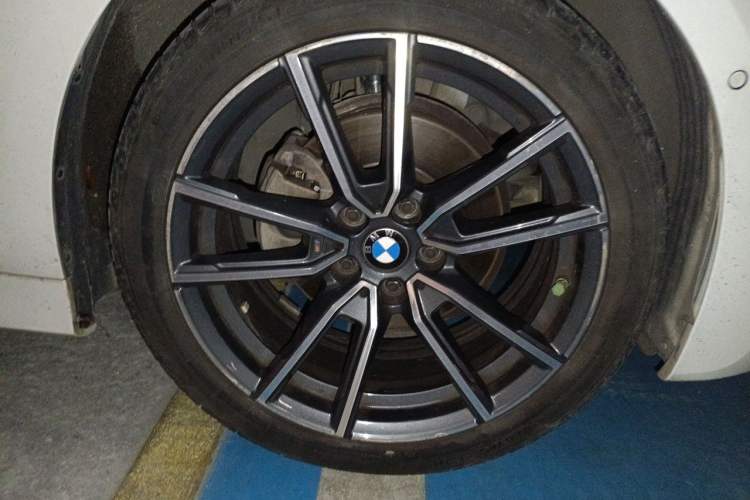 Used BMW 3 Series 2020 320Li M Sport Package Right Front Wheel Hub
