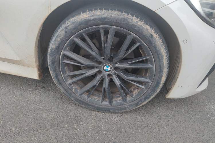 Used BMW 3 Series 2020 Restyled 325i M Sport Night Edition Package Right Front Wheel Hub