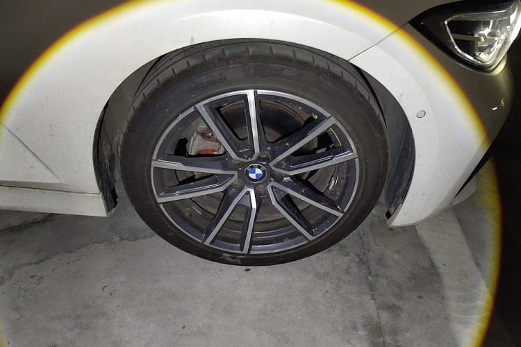Used BMW 3 Series 2020 320Li M Sport Package Right Front Wheel Hub