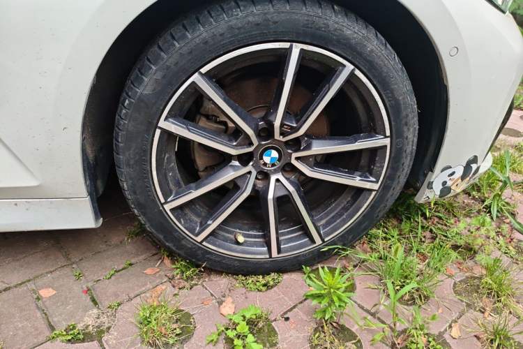Used BMW 3 Series 2020 320Li M Sport Package Right Front Wheel Hub
