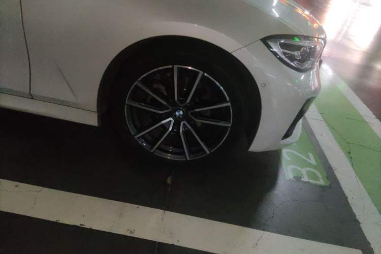 Used BMW 3 Series 2020 Restyled 325Li M Sport Package Right Front Wheel Hub