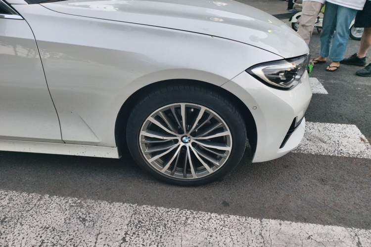 Used BMW 3 Series 2020 325Li First Edition Right Front Wheel Hub