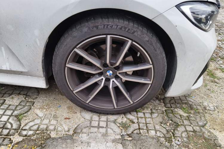 Used BMW 3 Series 2020 320Li M Sport Package Right Front Wheel Hub