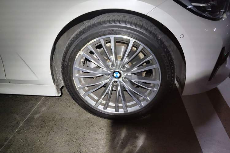 Used BMW 3 Series 2020 325Li First Edition Right Front Wheel Hub
