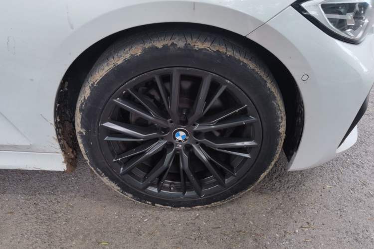 Used BMW 3 Series 2020 325i M Sport Night Edition package Right Front Wheel Hub