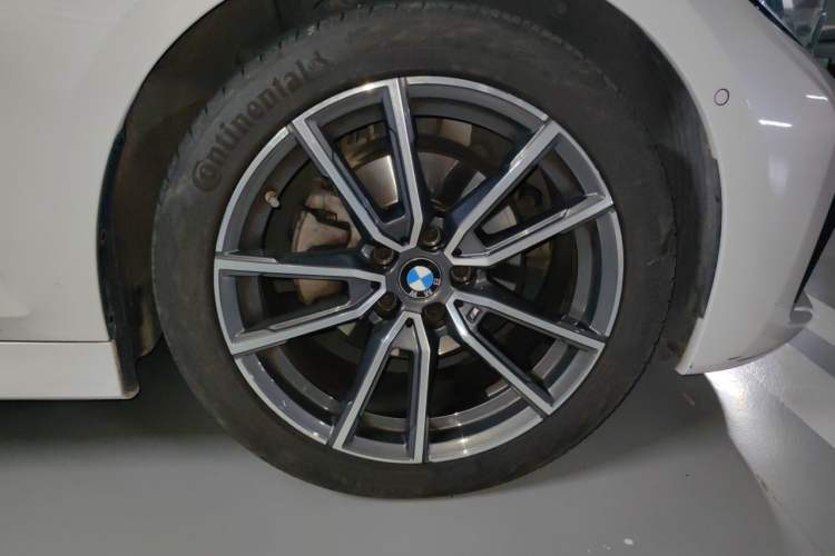 Used BMW 3 Series 2020 325Li M Sport Package Right Front Wheel Hub