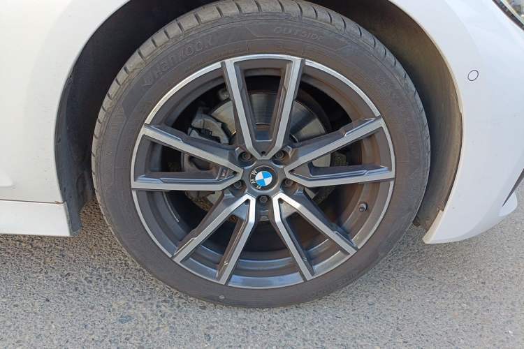 Used BMW 3 Series 2020 320Li M Sport Package Right Front Wheel Hub