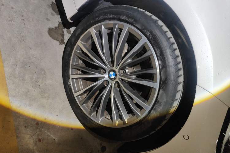 Used BMW 3 Series 2020 325Li First Edition Right Front Wheel Hub