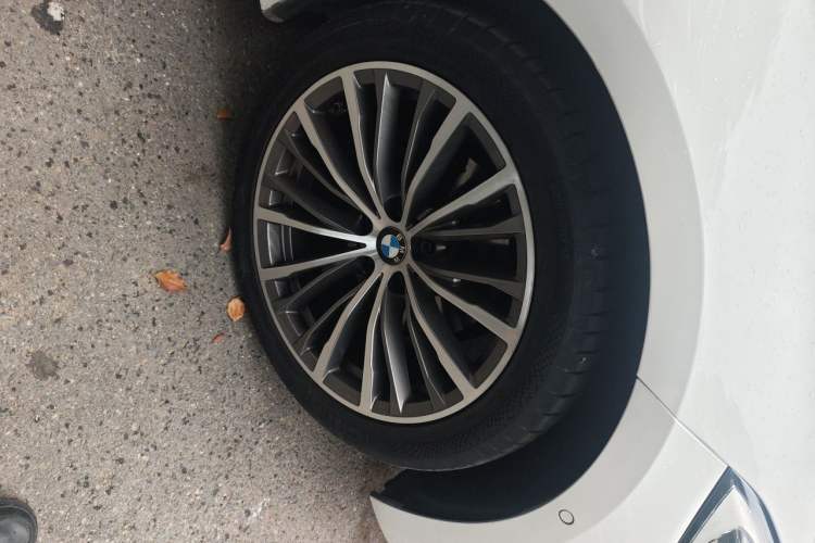 Used BMW 3 Series 2020 320i Sport Package Right Front Wheel Hub