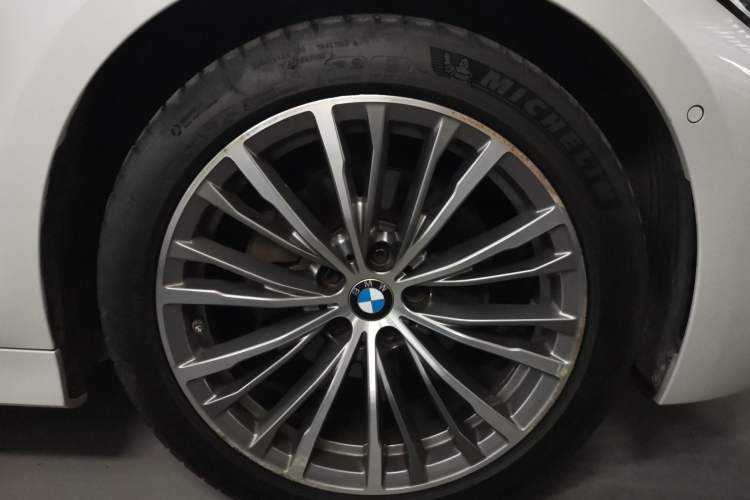 Used BMW 3 Series 2020 320i Sport Package Right Front Wheel Hub