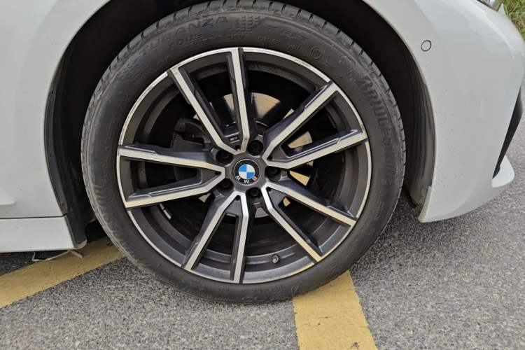 Used BMW 3 Series 2020 325Li M Sport Package Right Front Wheel Hub