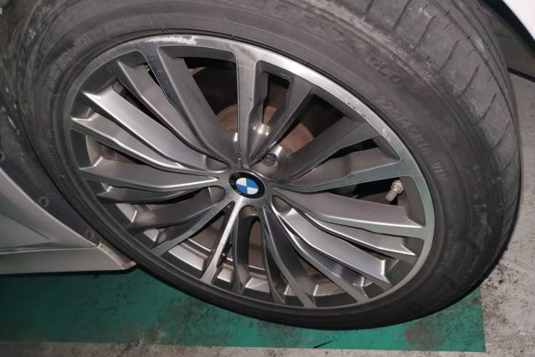 Used BMW 3 Series 2020 325Li First Edition Right Front Wheel Hub