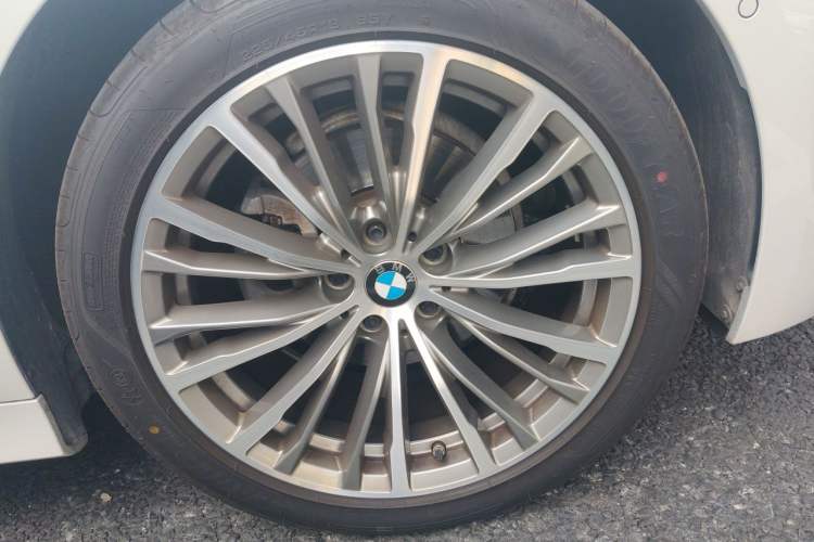 Used BMW 3 Series 2020 325Li First Edition Right Front Wheel Hub