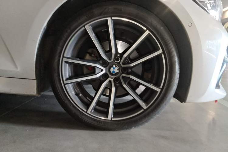 Used BMW 3 Series 2020 Restyled 325Li M Sport Package Right Front Wheel Hub