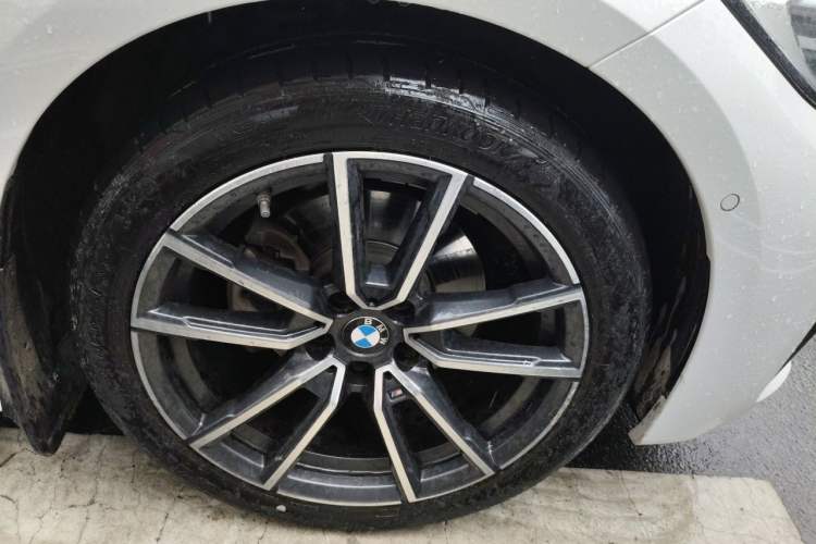 Used BMW 3 Series 2020 320Li M Sport Package Right Front Wheel Hub