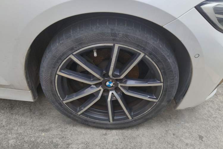 Used BMW 3 Series 2020 325Li M Sport Package Right Front Wheel Hub
