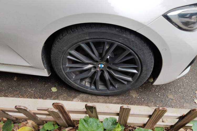 Used BMW 3 Series 2020 325Li M Sport Package Right Front Wheel Hub