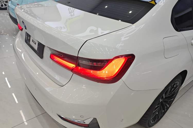 Used BMW 3 Series 2020 325Li First Edition Right Rear Taillight