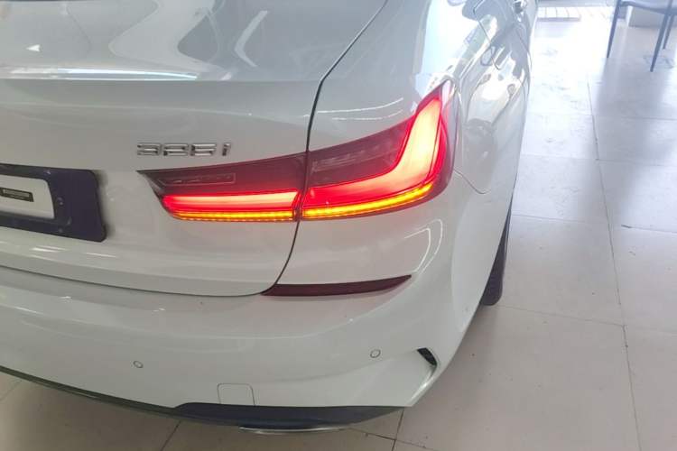 Used BMW 3 Series 2020 Facelifted 325i M Sport Package Right Rear Taillight