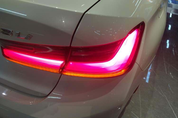 Used BMW 3 Series 2020 325Li First Edition Right Rear Taillight