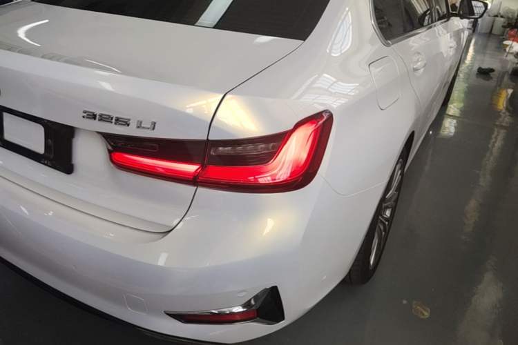 Used BMW 3 Series 2020 325Li First Edition Right Rear Taillight