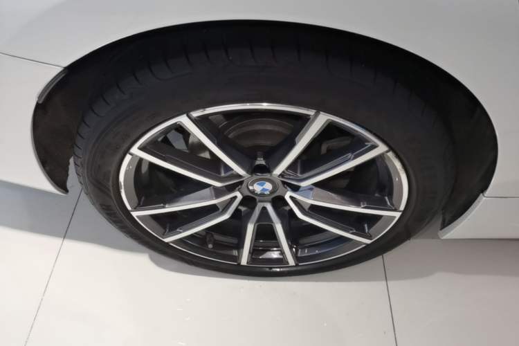 Used BMW 3 Series 2020 Restyled 325Li M Sport Package Right Rear Wheel Hub