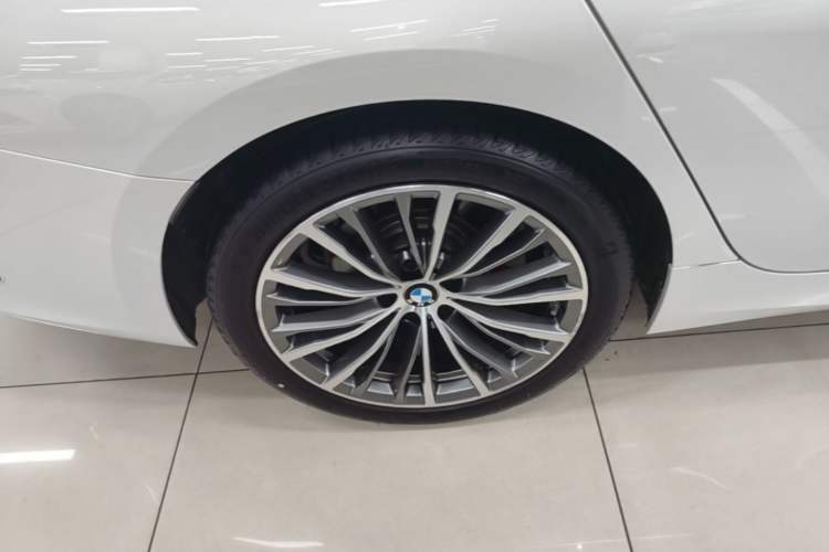 Used BMW 3 Series 2020 320i Sport Package Right Rear Wheel Hub