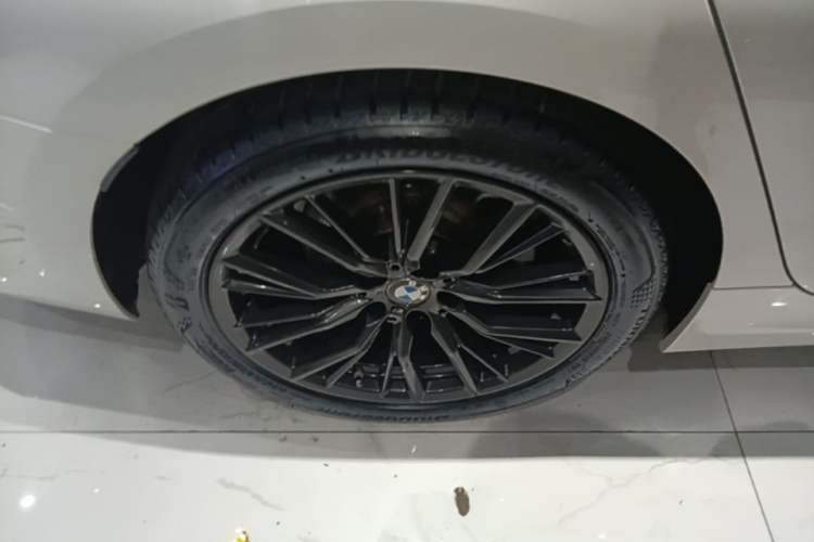 Used BMW 3 Series 2020 325Li M Sport Night Edition Package Right Rear Wheel Hub
