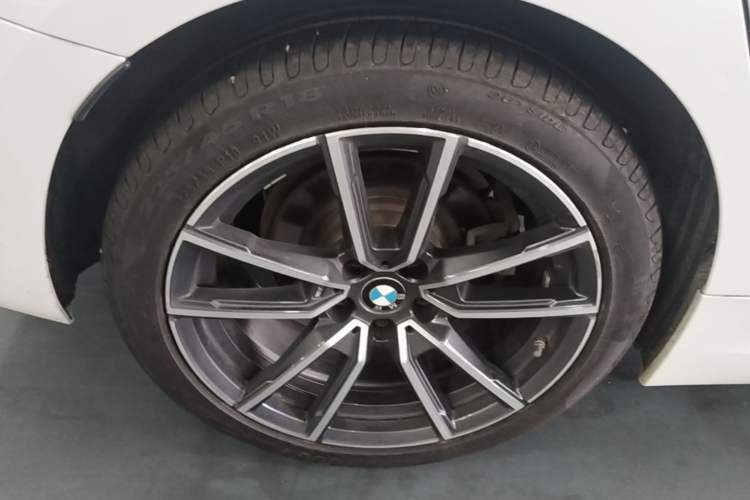 Used BMW 3 Series 2020 Restyled 325Li M Sport Package Right Rear Wheel Hub
