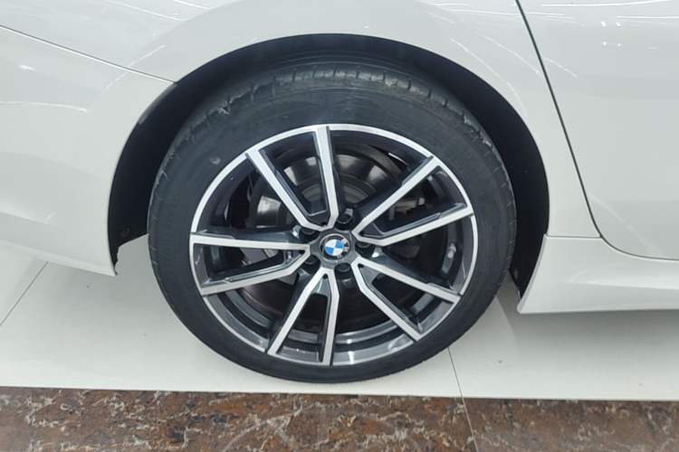 Used BMW 3 Series 2020 Restyled 325Li M Sport Package Right Rear Wheel Hub