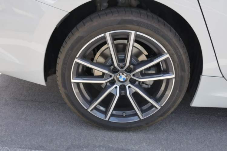 Used BMW 3 Series 2020 Restyled 325Li M Sport Package Right Rear Wheel Hub