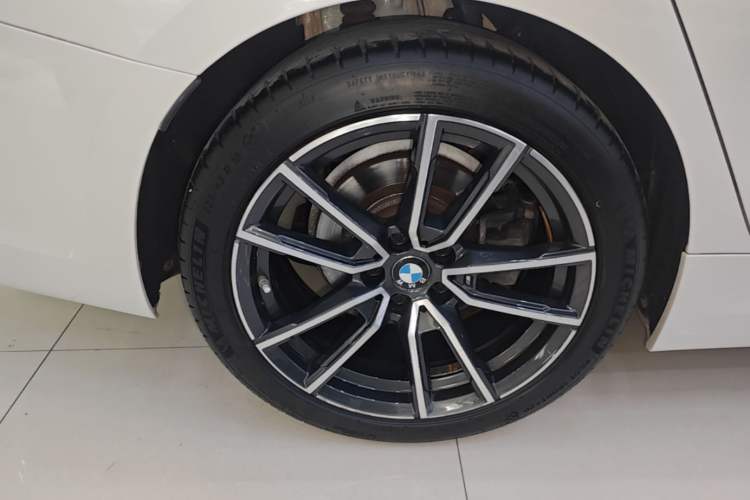 Used BMW 3 Series 2020 Restyled 325Li M Sport Package Right Rear Wheel Hub