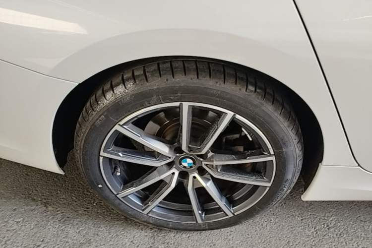 Used BMW 3 Series 2020 Restyled 325Li M Sport Package Right Rear Wheel Hub