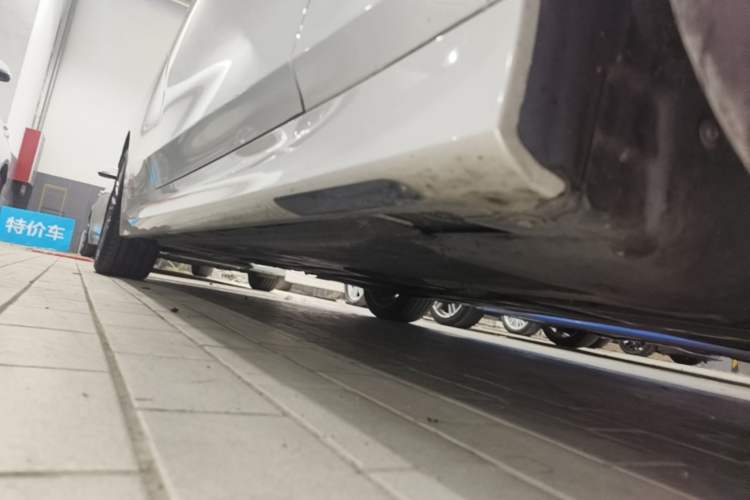 Used BMW 3 Series 2020 325Li First Edition Right Side Sill