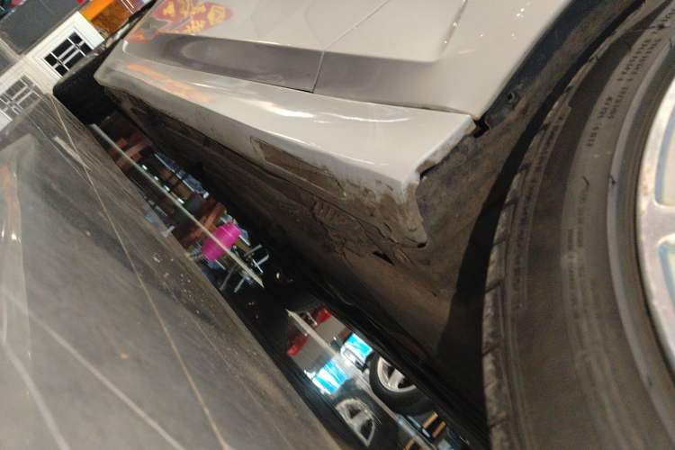 Used BMW 3 Series 2020 325Li First Edition Right Side Sill