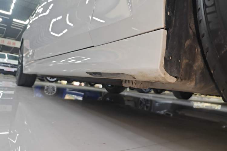Used BMW 3 Series 2020 Restyled 325Li M Sport Package Right Side Sill