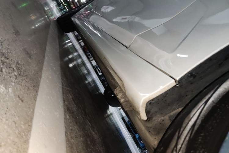 Used BMW 3 Series 2020 325Li First Edition Right Side Sill
