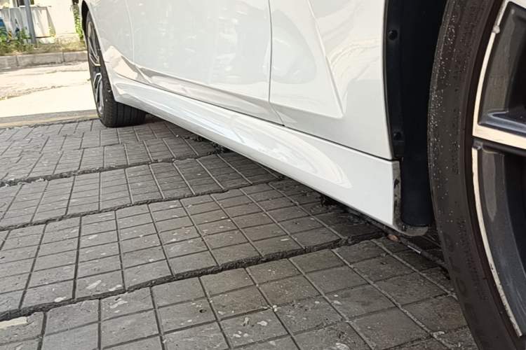 Used BMW 3 Series 2020 Restyled 325Li M Sport Package Right Side Sill