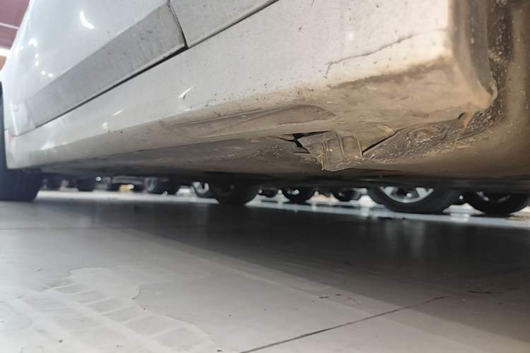 Used BMW 3 Series 2020 325Li First Edition Right Side Sill