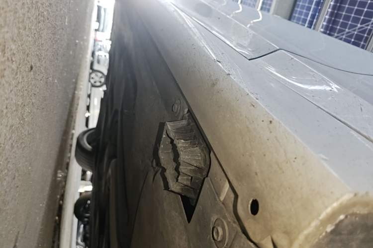 Used BMW 3 Series 2020 320Li M Sport Package Right Side Sill