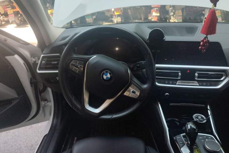 Used BMW 3 Series 2020 325Li First Edition Steering Wheel