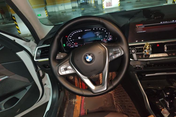 Used BMW 3 Series 2020 325Li First Edition Steering Wheel
