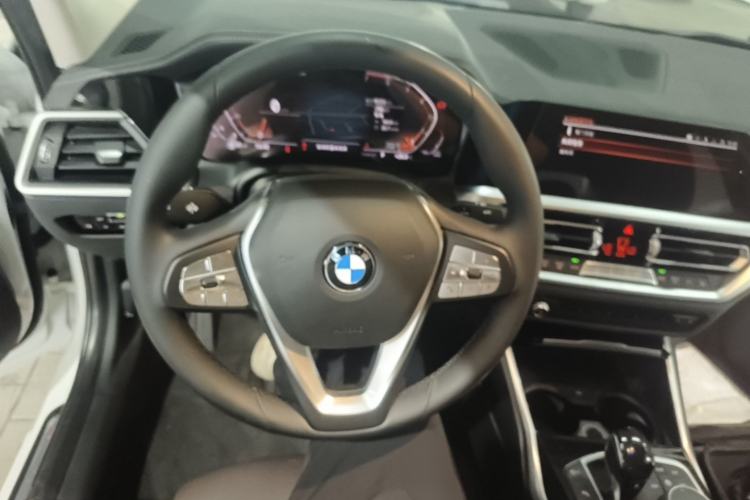 Used BMW 3 Series 2020 325Li First Edition Steering Wheel